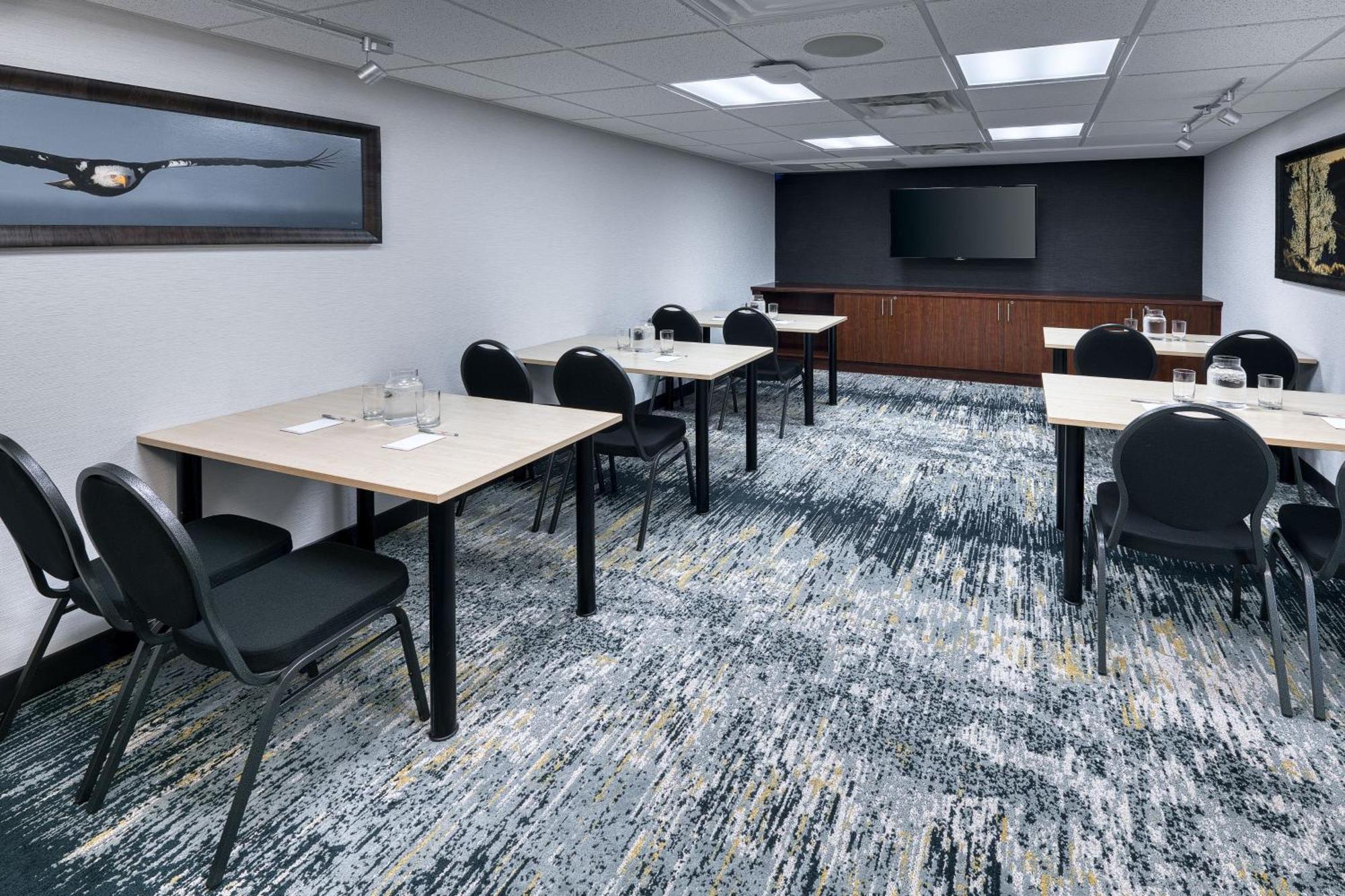 Towneplace Suites By Marriott Red Deer Exteriör bild