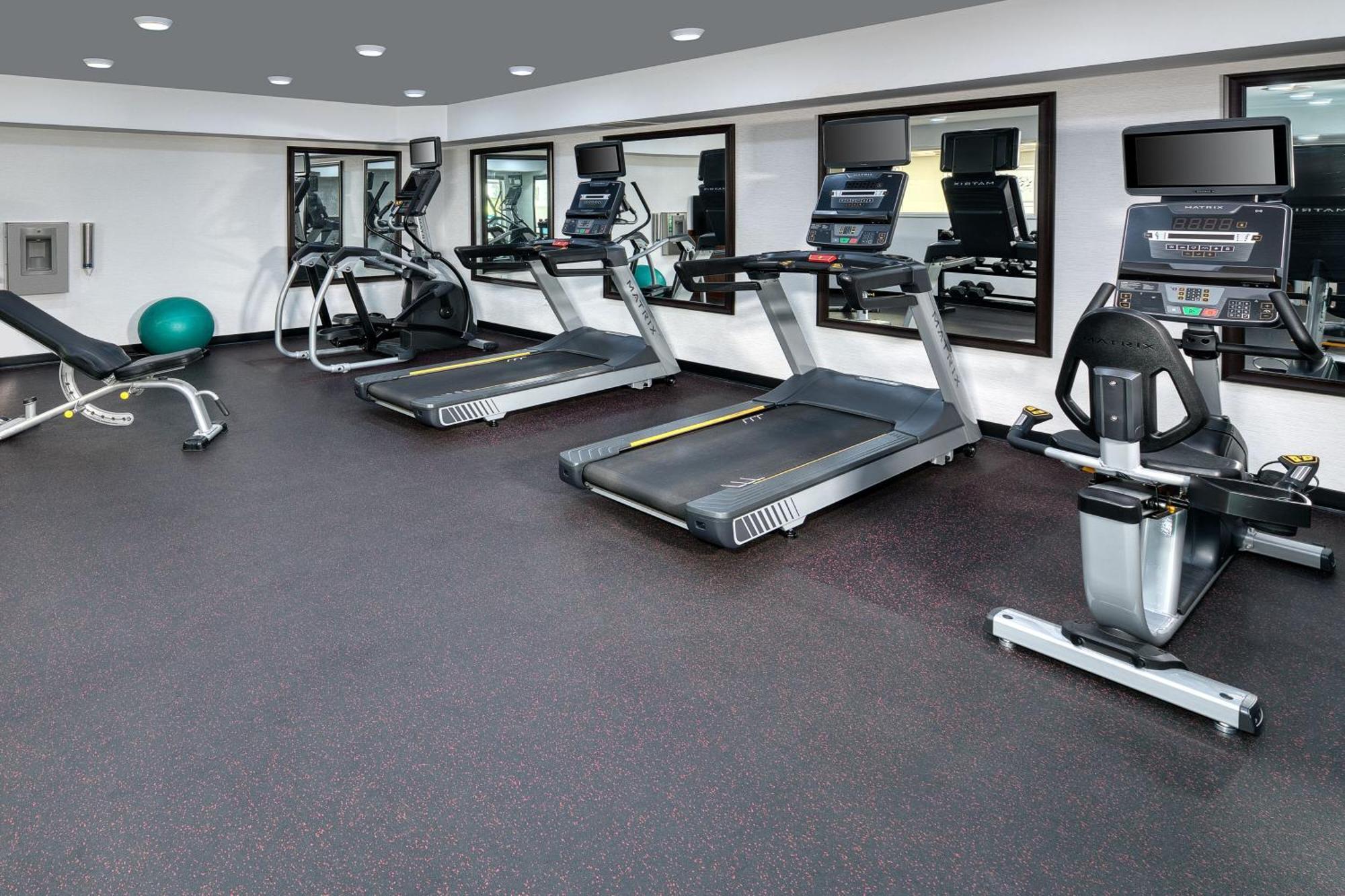 Towneplace Suites By Marriott Red Deer Exteriör bild