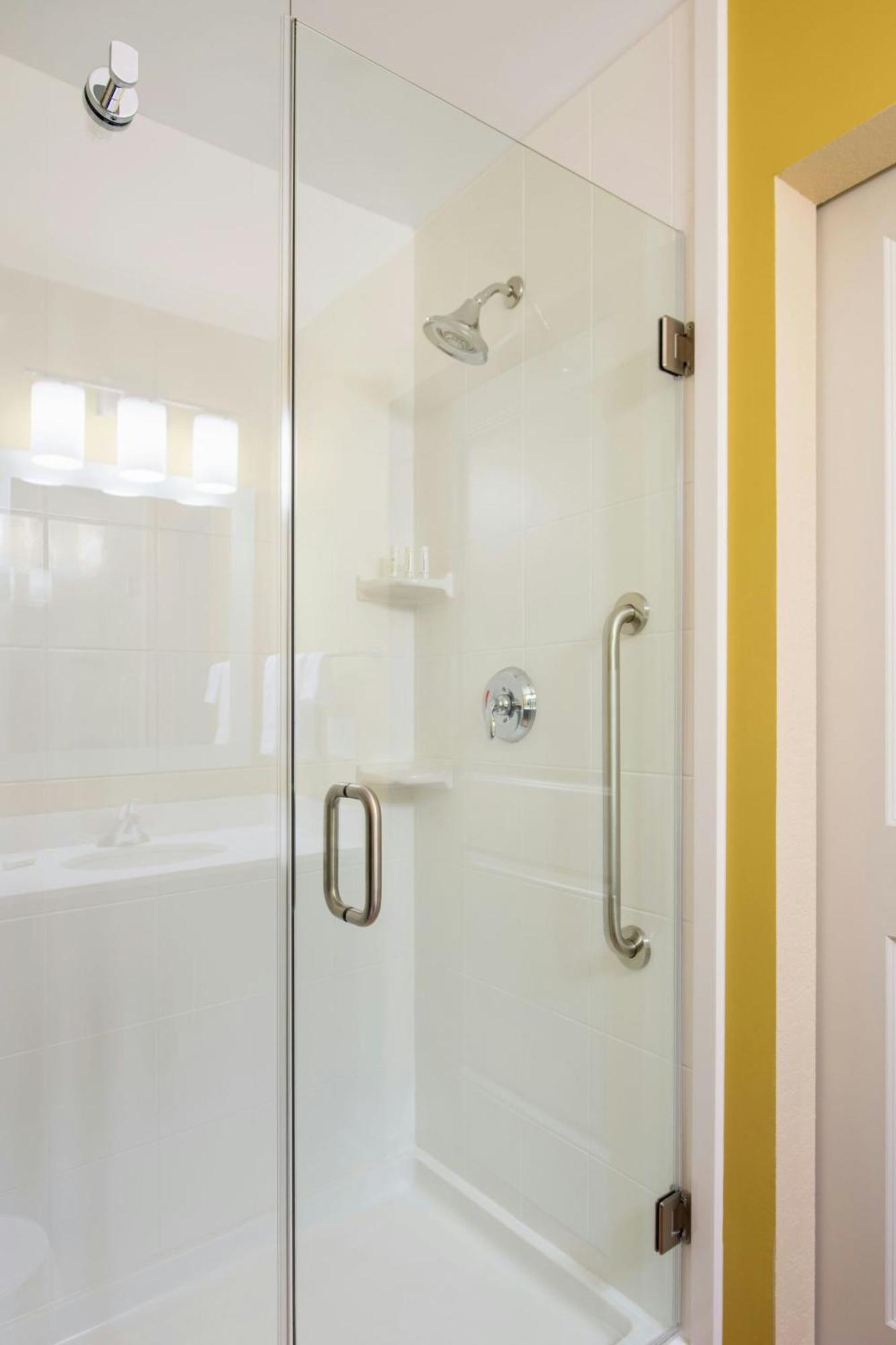 Towneplace Suites By Marriott Red Deer Exteriör bild