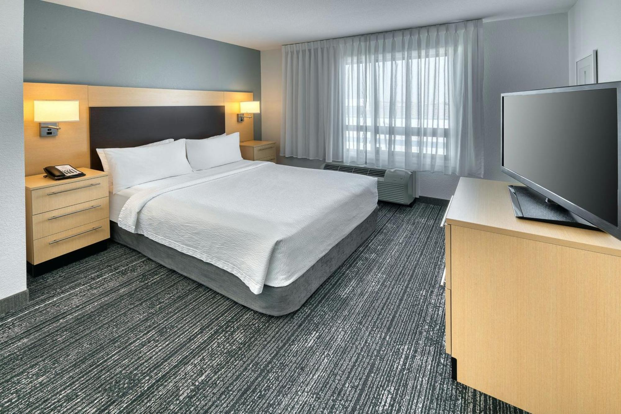 Towneplace Suites By Marriott Red Deer Exteriör bild