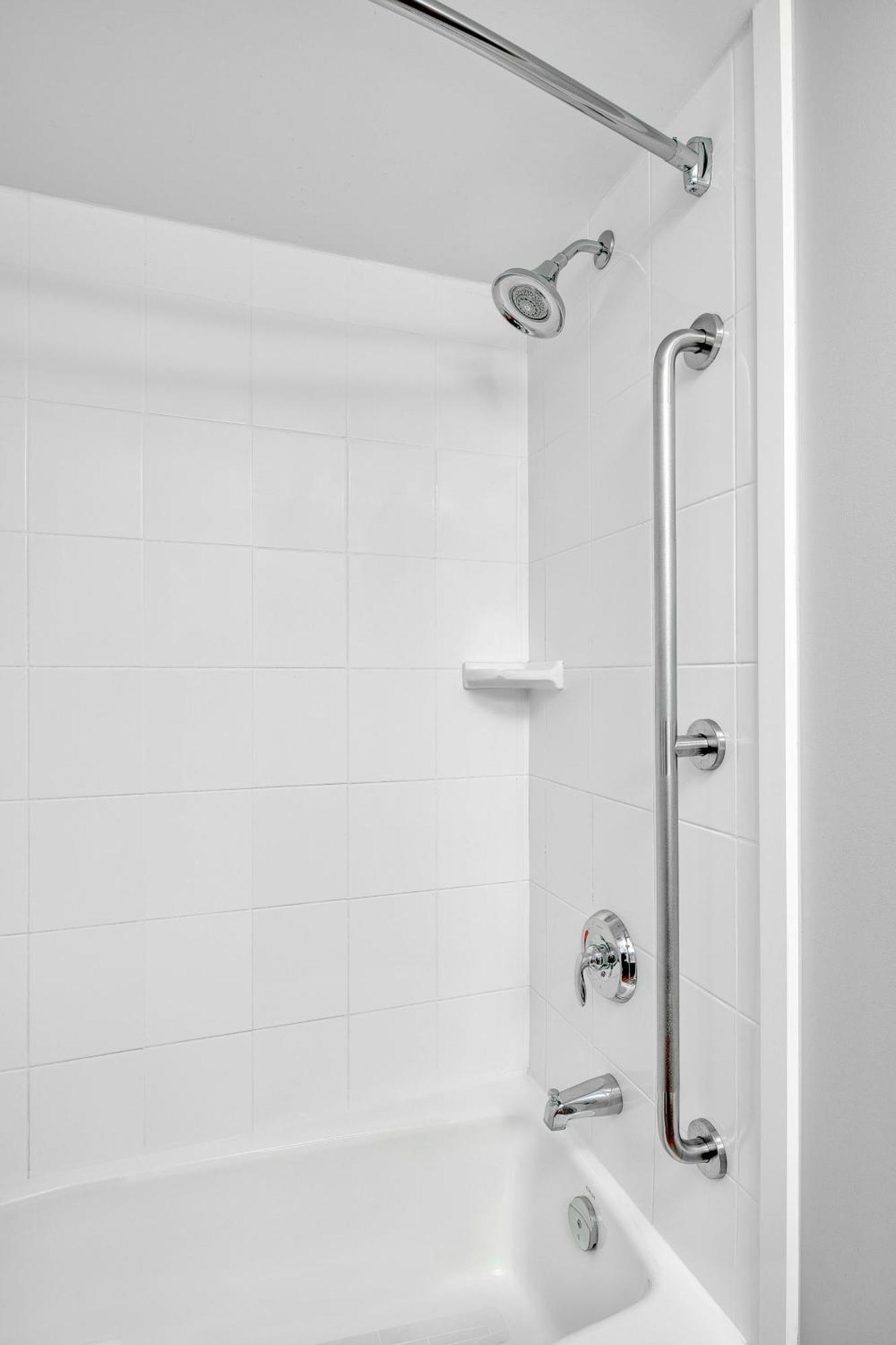 Towneplace Suites By Marriott Red Deer Exteriör bild