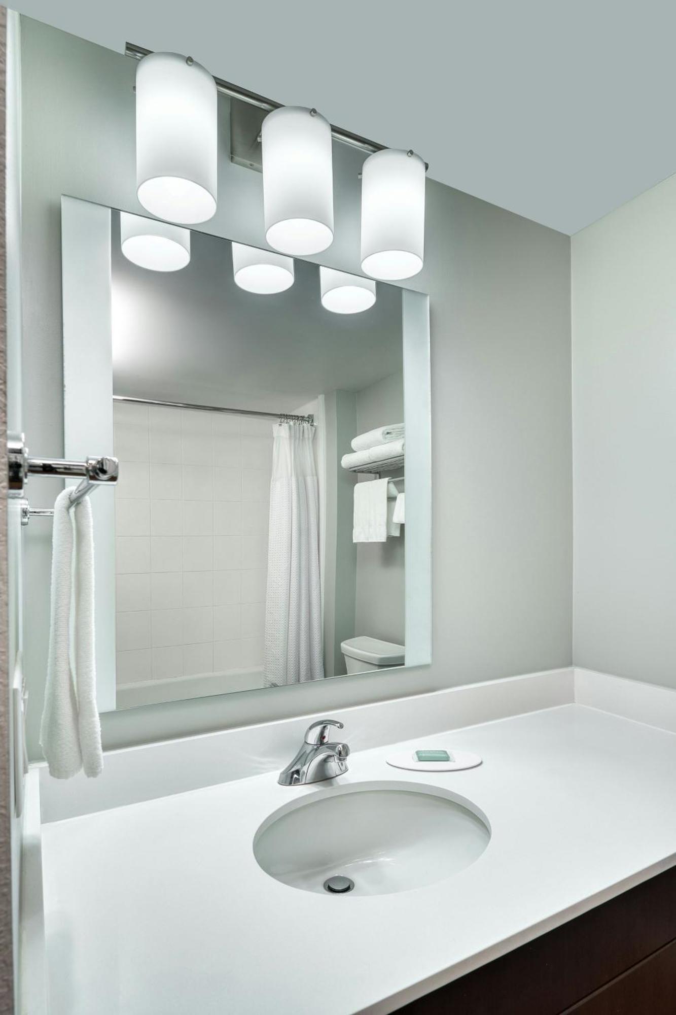 Towneplace Suites By Marriott Red Deer Exteriör bild