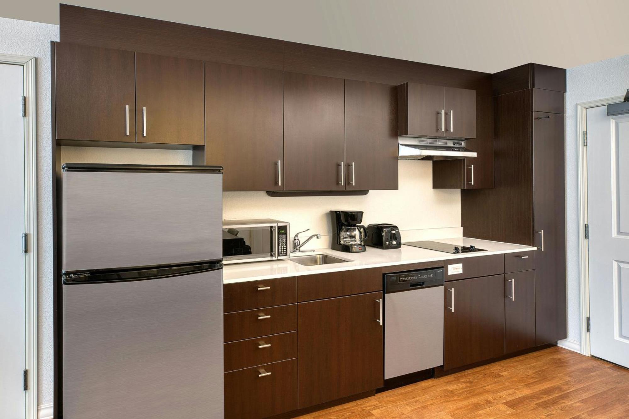 Towneplace Suites By Marriott Red Deer Exteriör bild
