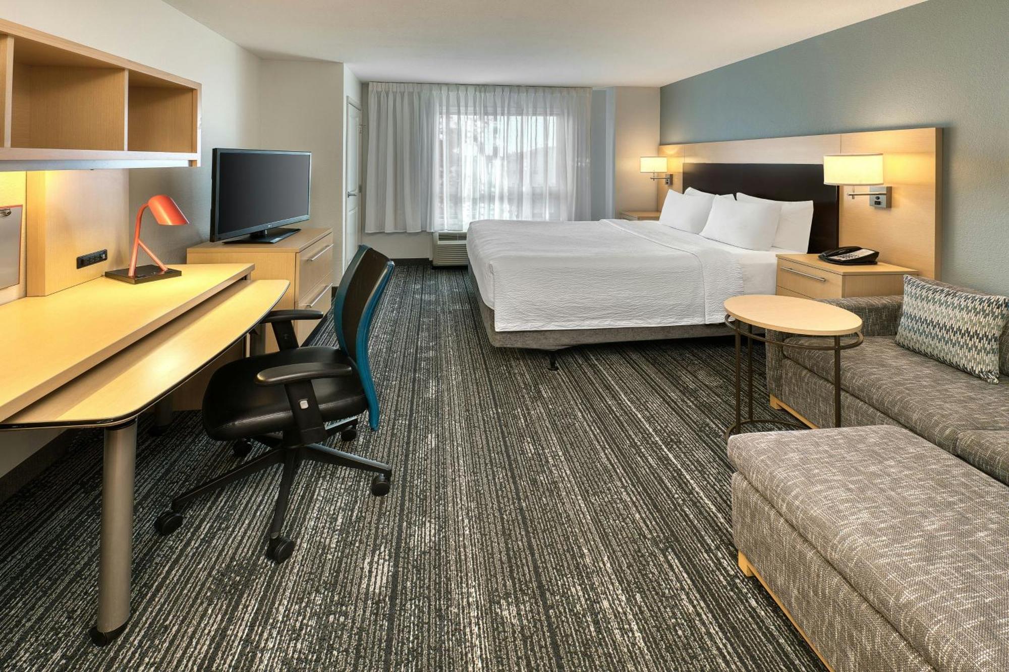 Towneplace Suites By Marriott Red Deer Exteriör bild
