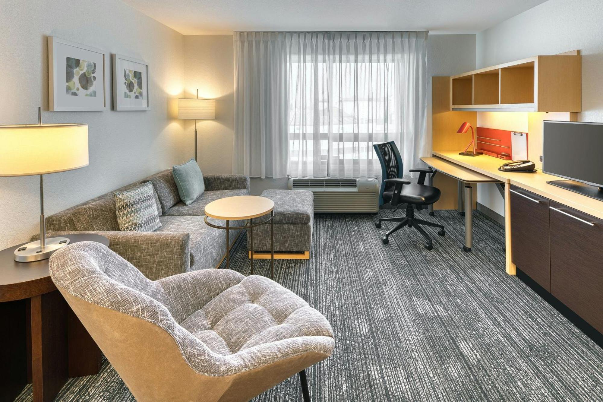 Towneplace Suites By Marriott Red Deer Exteriör bild