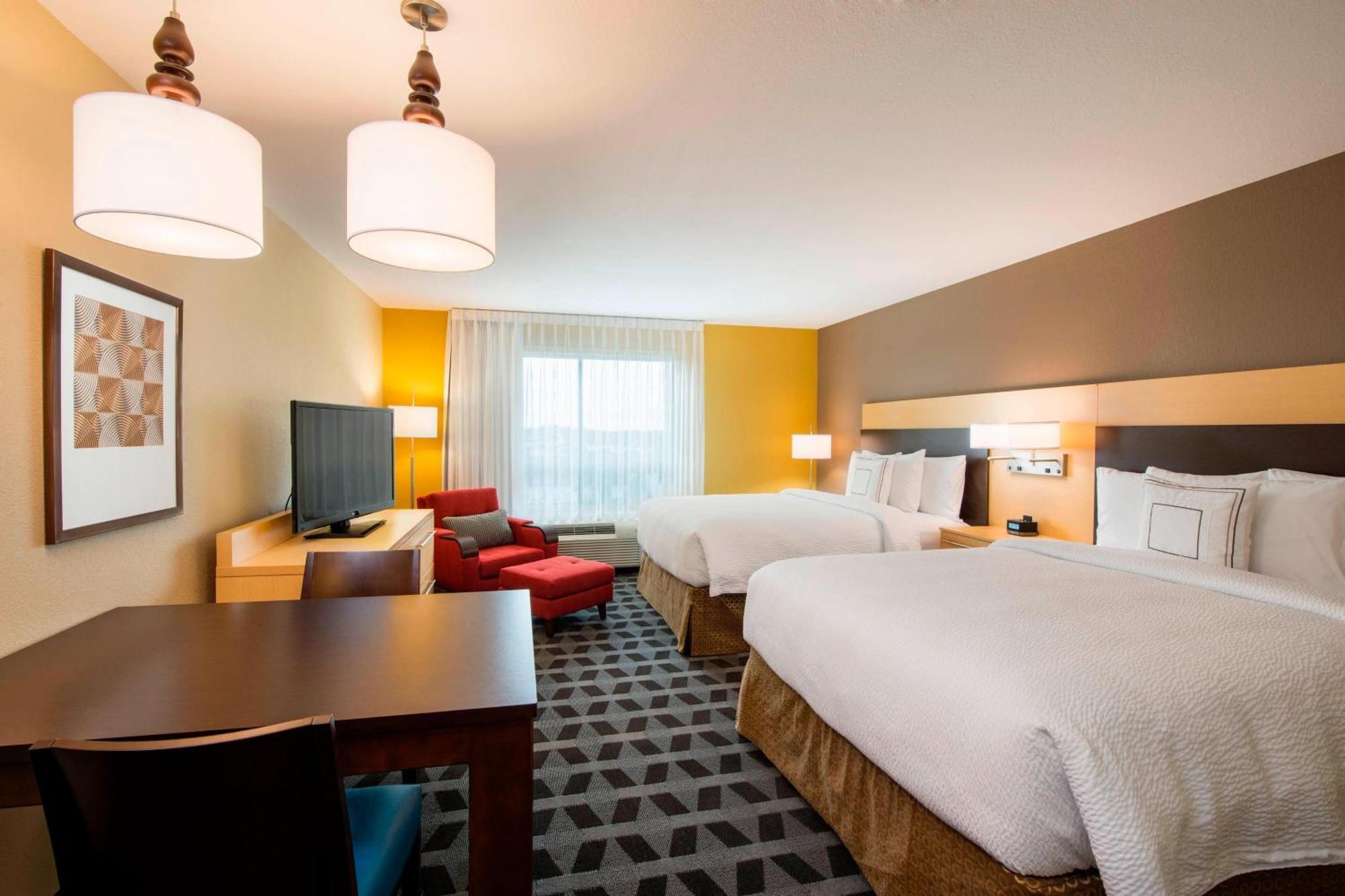 Towneplace Suites By Marriott Red Deer Exteriör bild