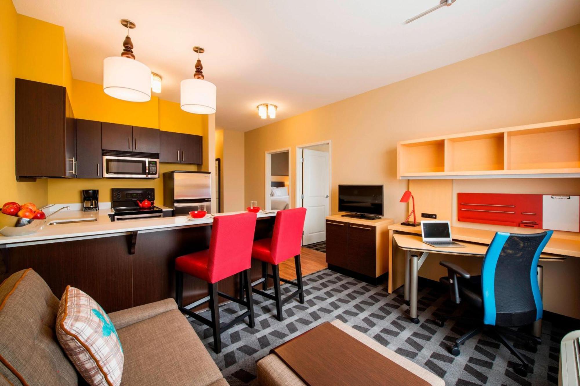 Towneplace Suites By Marriott Red Deer Exteriör bild