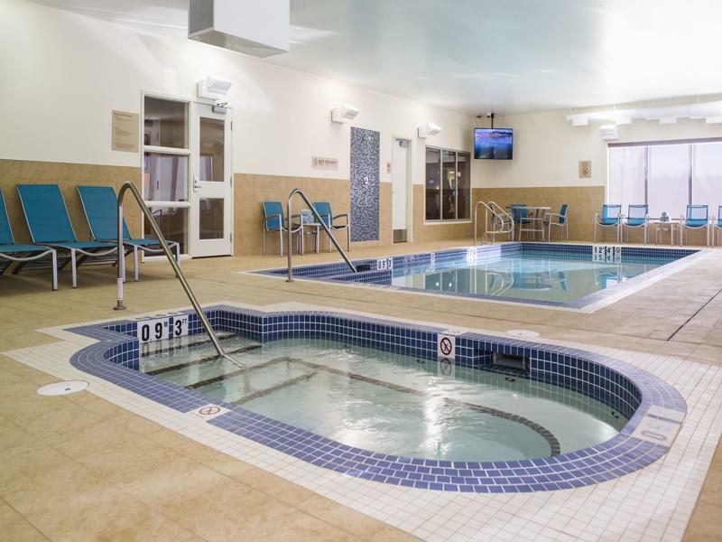 Towneplace Suites By Marriott Red Deer Exteriör bild