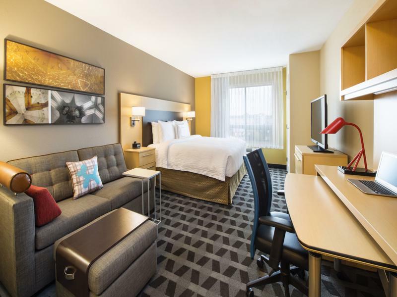 Towneplace Suites By Marriott Red Deer Exteriör bild